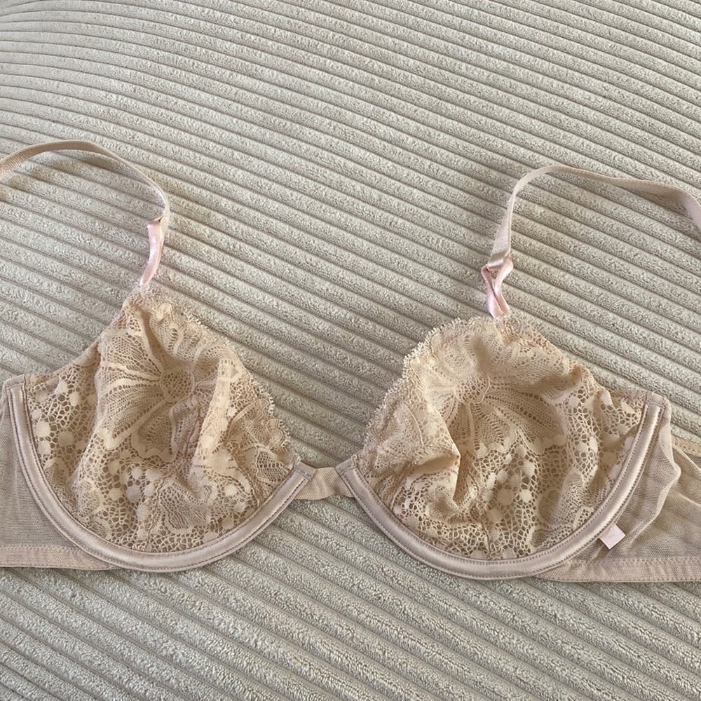 NWOT Victoria secret unlined Demi 38B